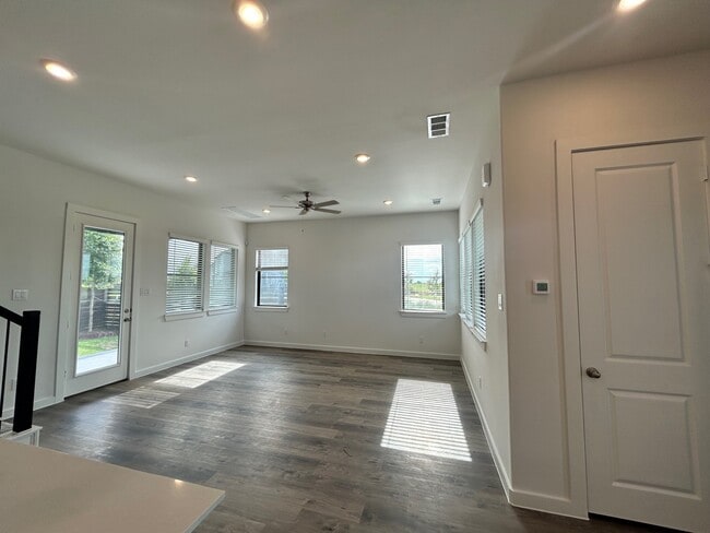 Building Photo - 3331 Loam Ln