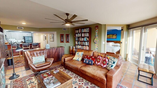 Building Photo - 520 Beach Blvd