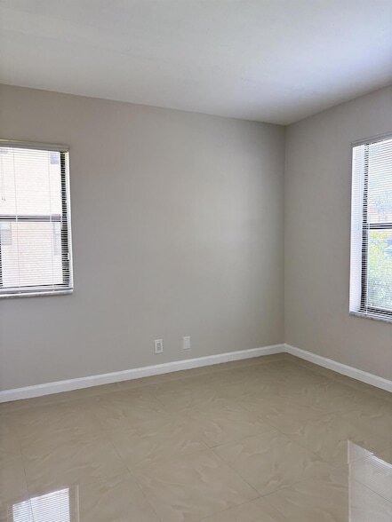 Building Photo - 21902 Lake Forest Cir
