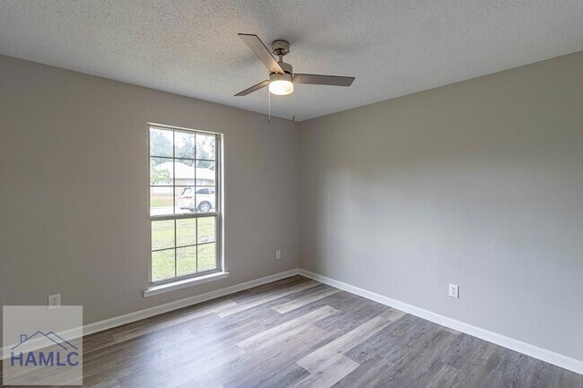 Building Photo - 1103 Ballard Dr