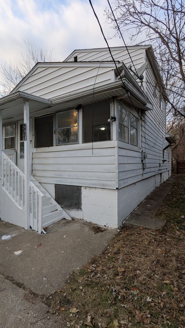 Building Photo - Charming 5-bedroom home located in the heart of Akron