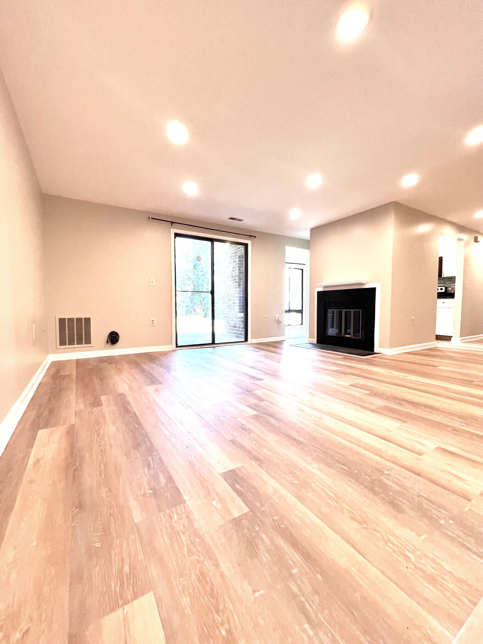 Building Photo - 18141 Chalet Dr
