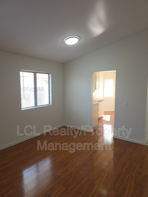 Building Photo - 28235 Encino Dr