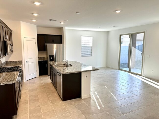 Building Photo - Almost new 4 bedroom home in Hurley Ranch