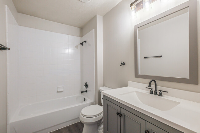 Building Photo - 12402 Greenmesa Dr