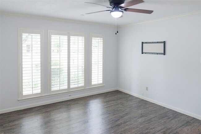 Building Photo - 16611 Brenton Oaks Dr