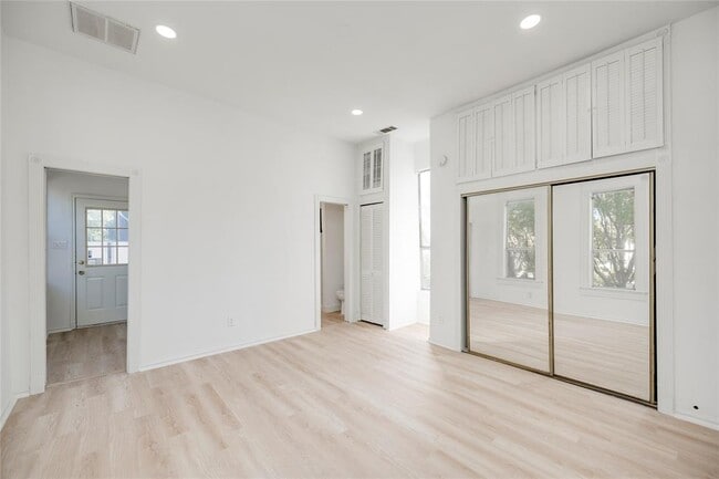 Building Photo - 81 San Marcos St