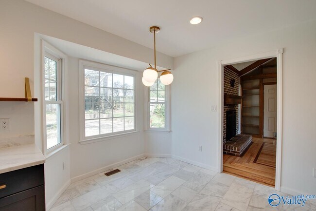 Building Photo - 501 Brenda Dr