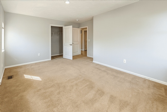 Building Photo - 240 Irongate Dr