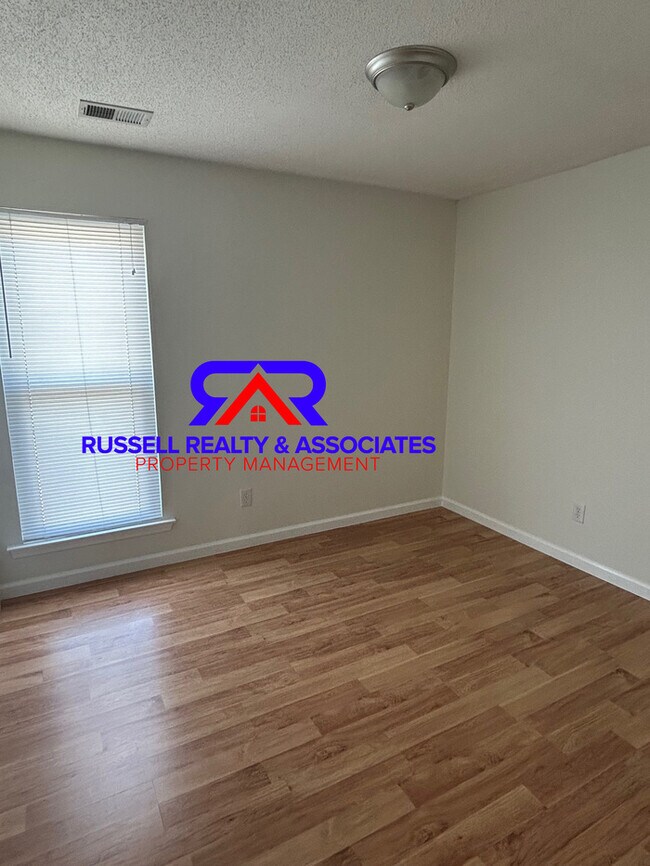 Building Photo - Available Now- One Level Garden Home in Alabaster!