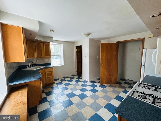 Building Photo - 6500 Ridge Ave