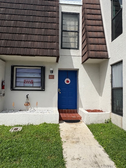 Primary Photo - 1624 NW 90th Way