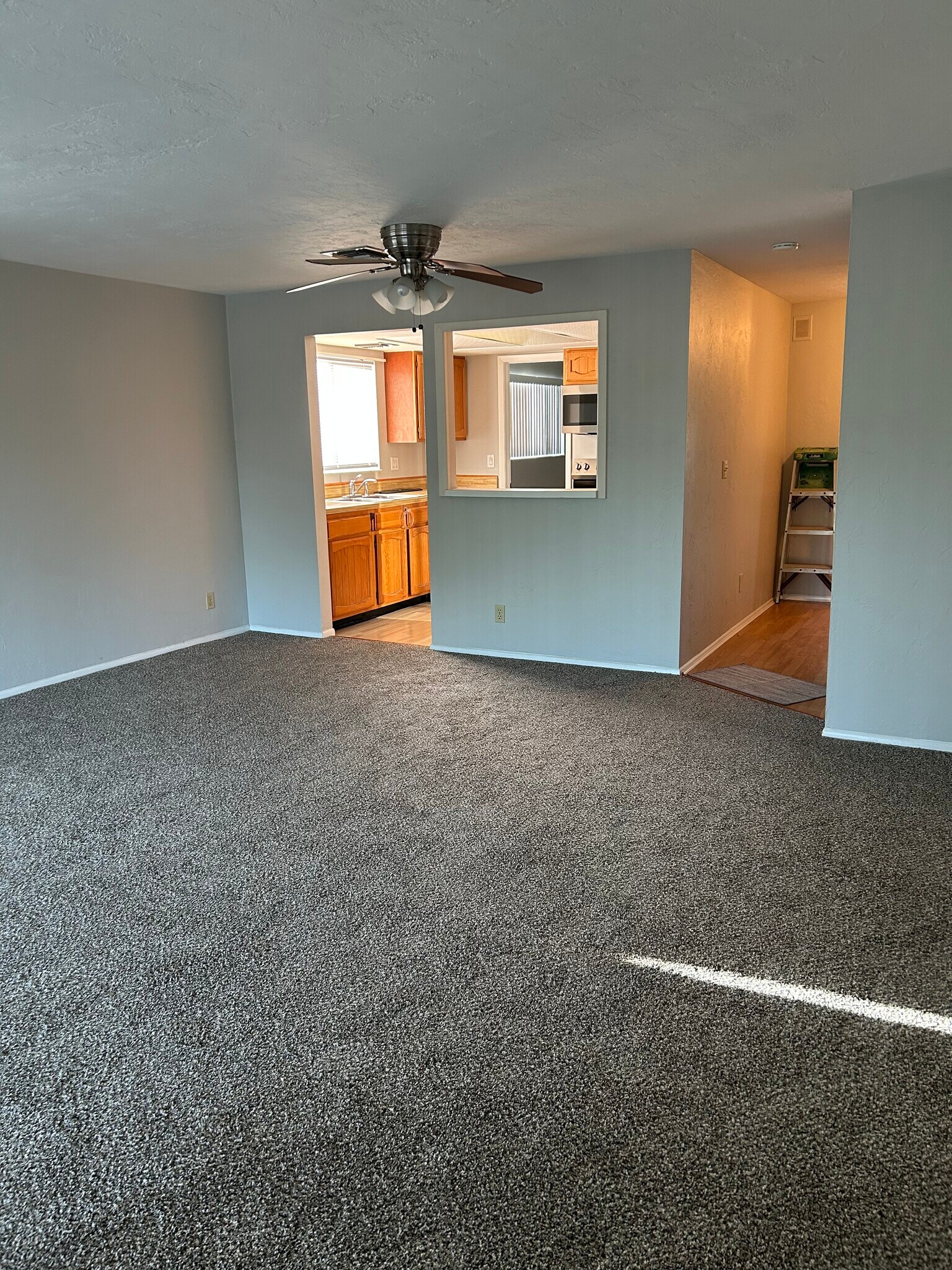Dining Area - 1376 Chesapeake Ave