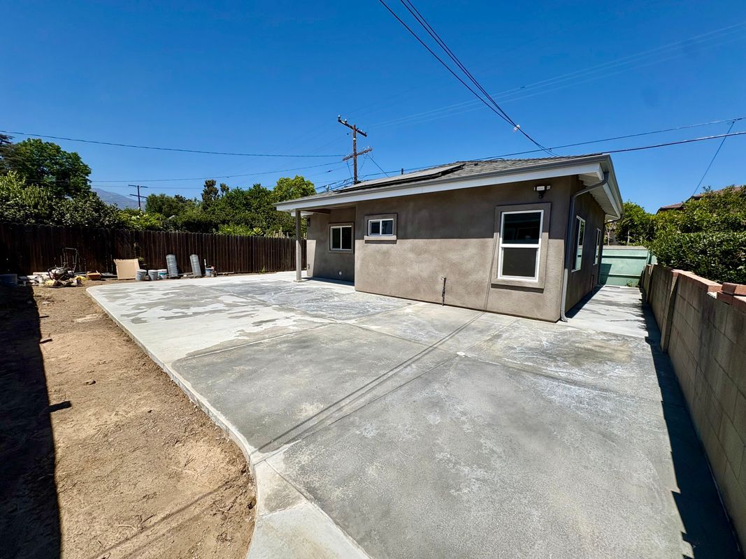 Building Photo - 5928 N Muscatel Ave