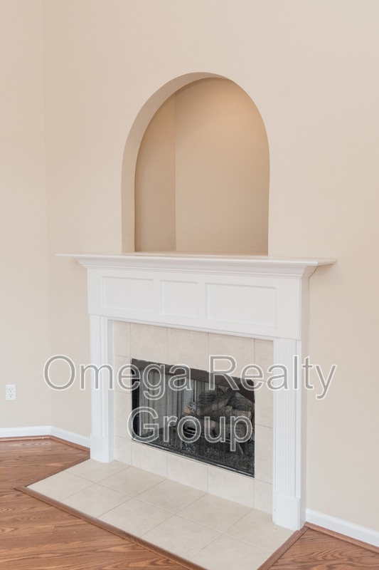 Building Photo - 4474 Fairmont Dr