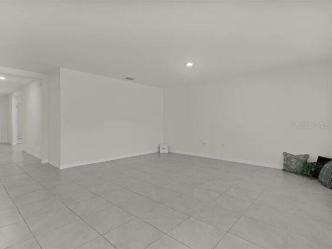 Building Photo - 8661 Triumph Cir