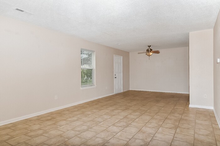 Building Photo - 3606 Black Locust Dr