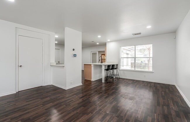 Building Photo - Recently Rehabbed Spacious Two Story in Convenient and Popular Huntington Place