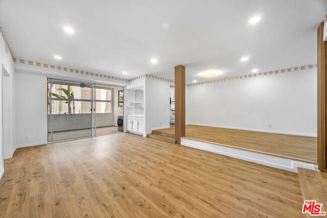 Building Photo - 14144 Dickens St