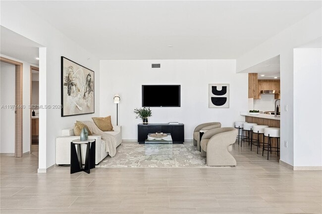 Building Photo - 10281 W Bay Harbor Dr