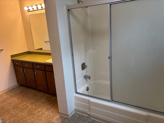 Building Photo - 5555/5545 Gill St