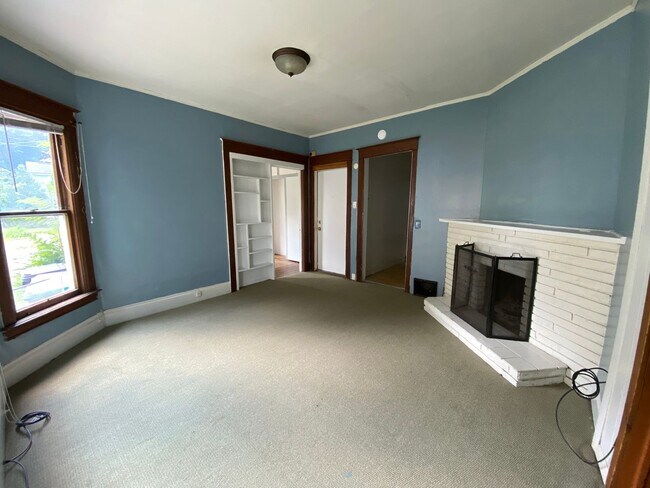 Building Photo - 714 Village