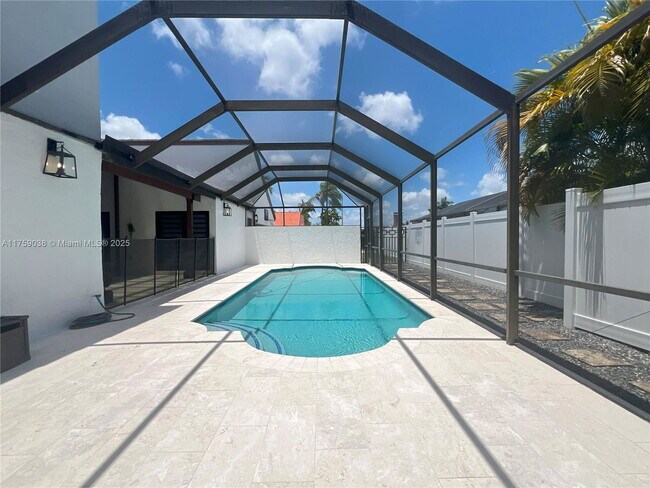 Building Photo - 8735 SW 54th Terrace