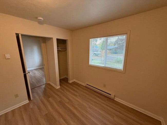 Building Photo - 1574 Bellevue St SE