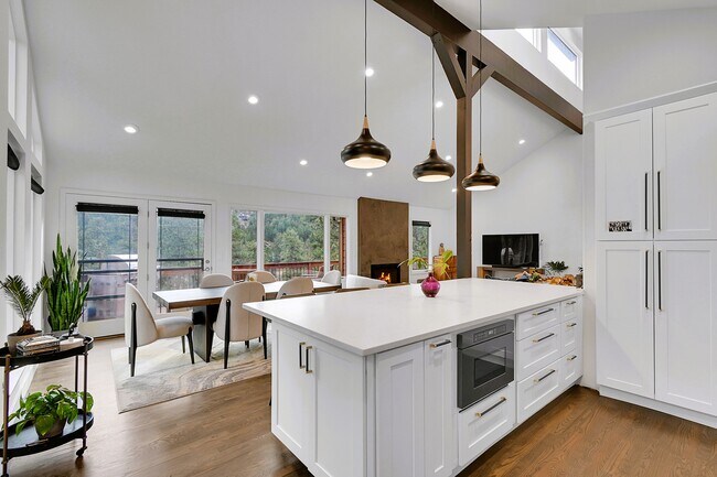 Building Photo - 28384 Kinnikinick Rd