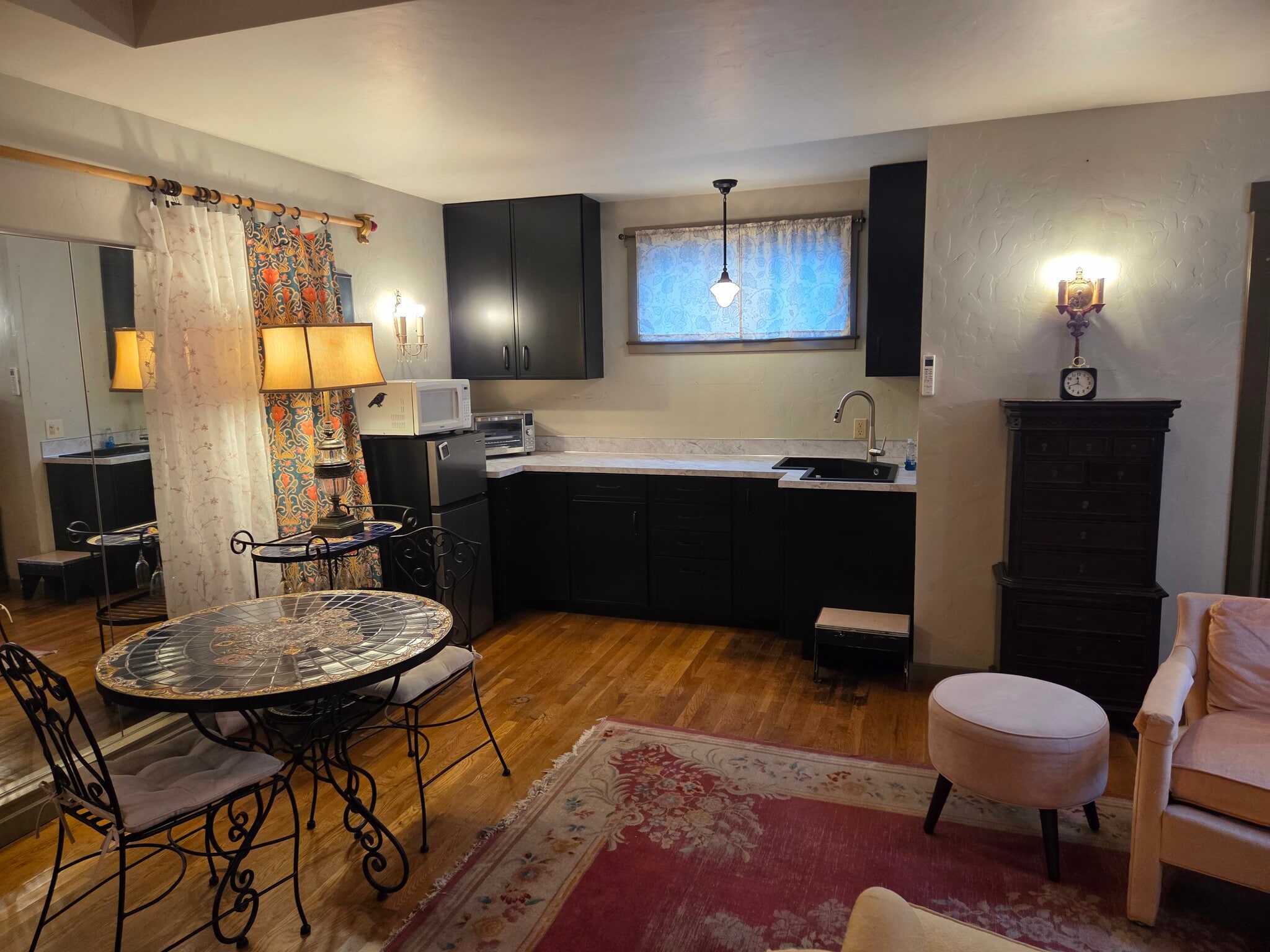 Studio Kitchen - 1524 Brawne Ave NW