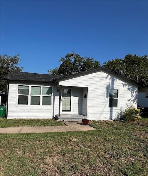 Primary Photo - 3612 Earle Dr