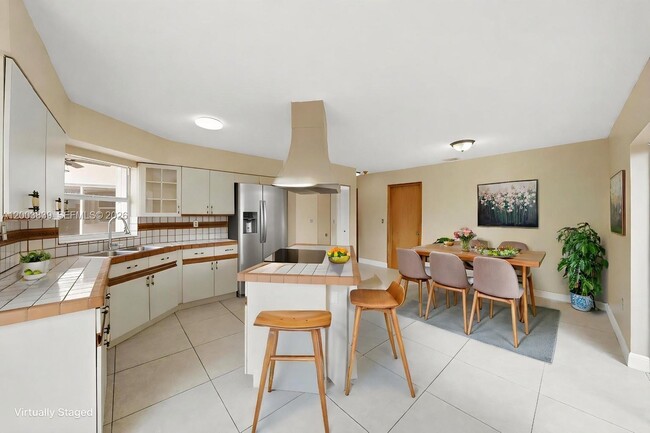 Building Photo - 631 SW 88th Ct