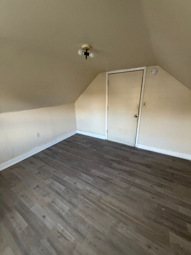 Building Photo - 12706 Parkhill Ave