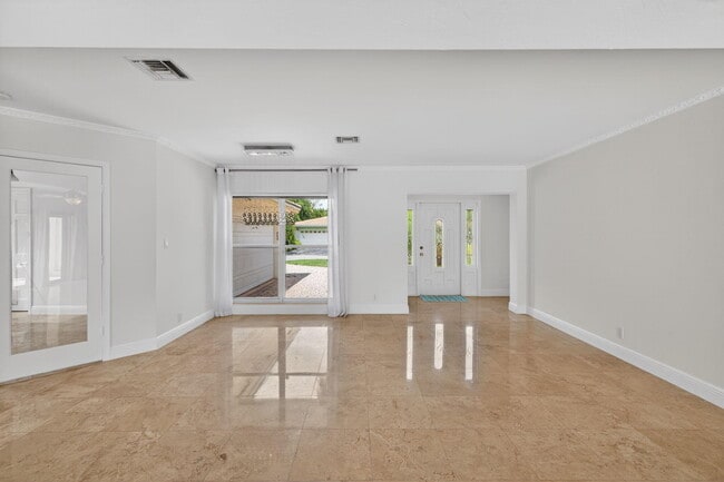 Building Photo - 2808 NE 22nd St