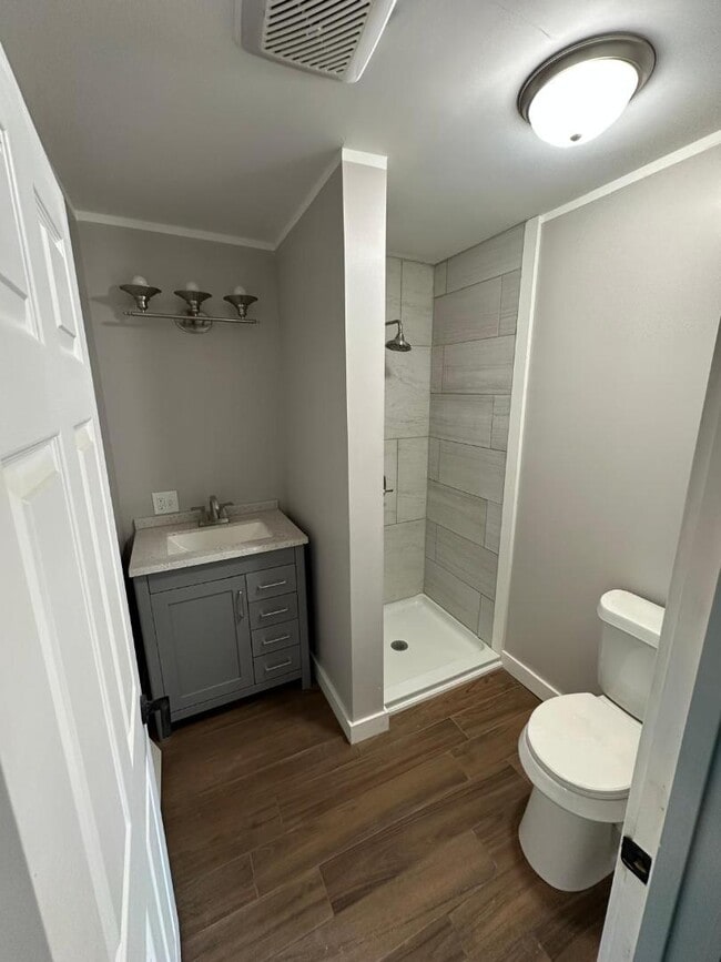 Building Photo - 420 Emmet St