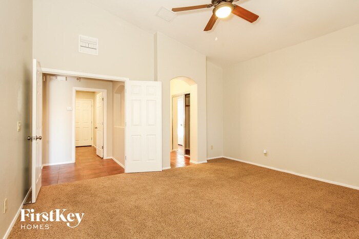 Building Photo - 8229 N Sombrero Point Dr
