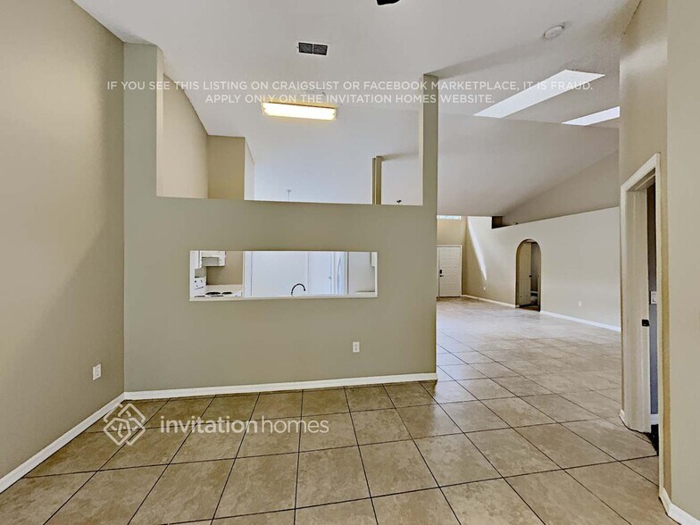 Building Photo - 733 Alto Pl