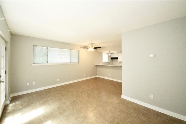 Building Photo - 1600 West Ave