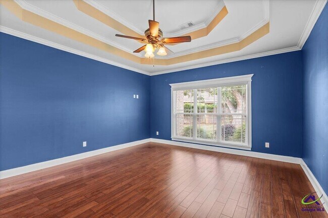 Building Photo - 300 Cheshire Dr