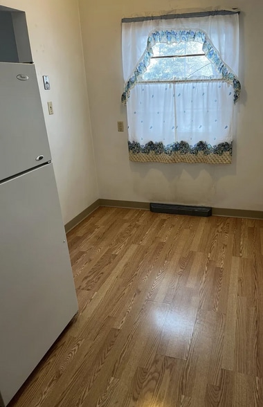 Kitchen - 1617 A Ave NE