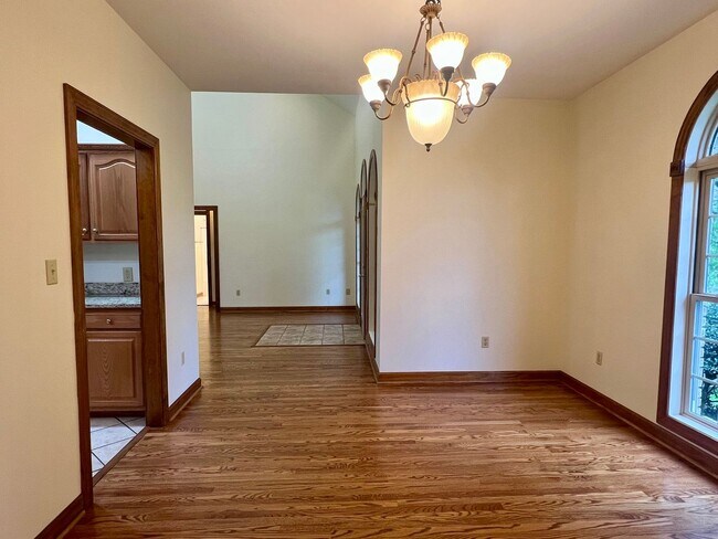 Building Photo - 1212 Ridgewood Ct