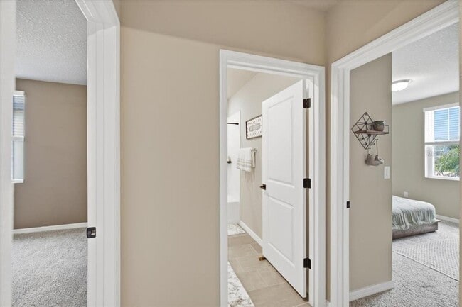 Building Photo - 10119 Daybreak Glen