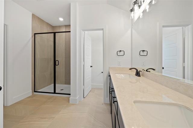 Building Photo - 1304 Arkansas Spgs St