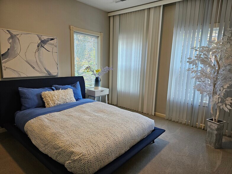 Building Photo - 13518 SW Hillshire Dr