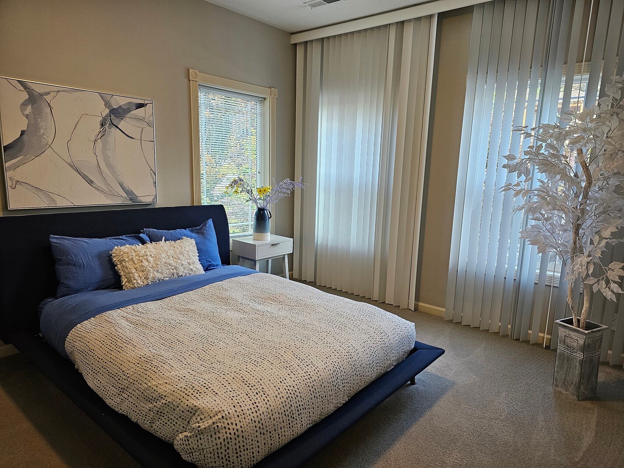 Building Photo - 13518 SW Hillshire Dr