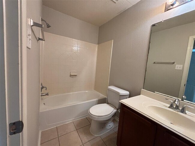 Building Photo - 2710 Maybrook Hollow Ln