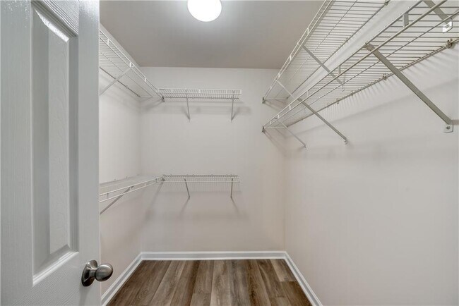 Building Photo - 355 Lamme Chase