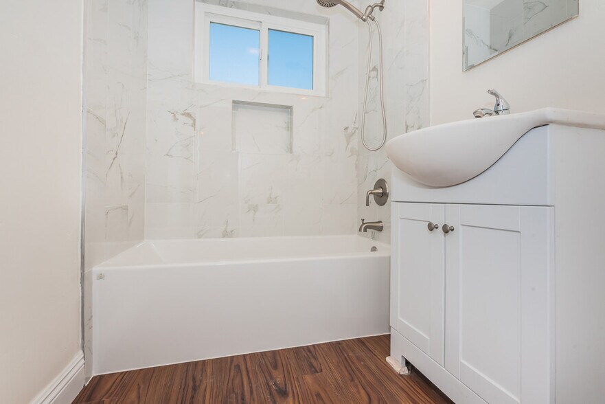 Building Photo - 4162 1/2 Alabama St