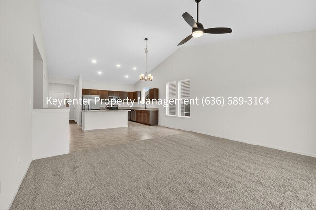 Building Photo - 825 Cedarwood Dr