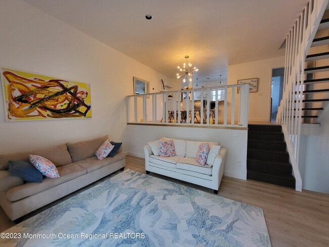 Building Photo - 18 Village Rd